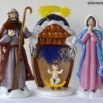 2) Betlém - ústřední skupina se sv. Rodinou, 2011, hutní sklo, výška kol. 20 cm