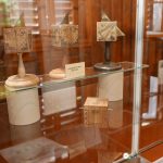 Výstava Výtvarné miniatury ve tvaru kostky