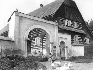 Fotografie Mařanova statku čp. 5 v Soběslavicích z roku 1950, foto MUDr. Jiří Šolc, fotoarchiv MČR Turnov