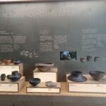 Instalace expozice Archeologie Českého ráje